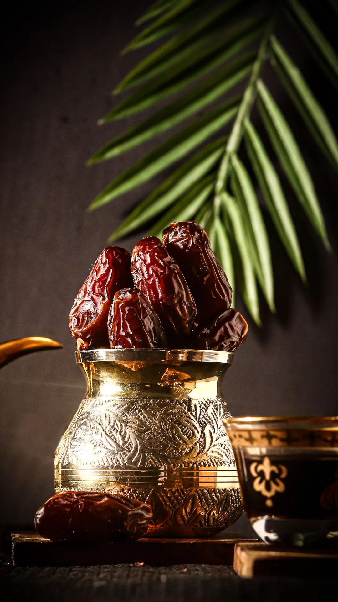 5 reasons why you should eat dates regularly