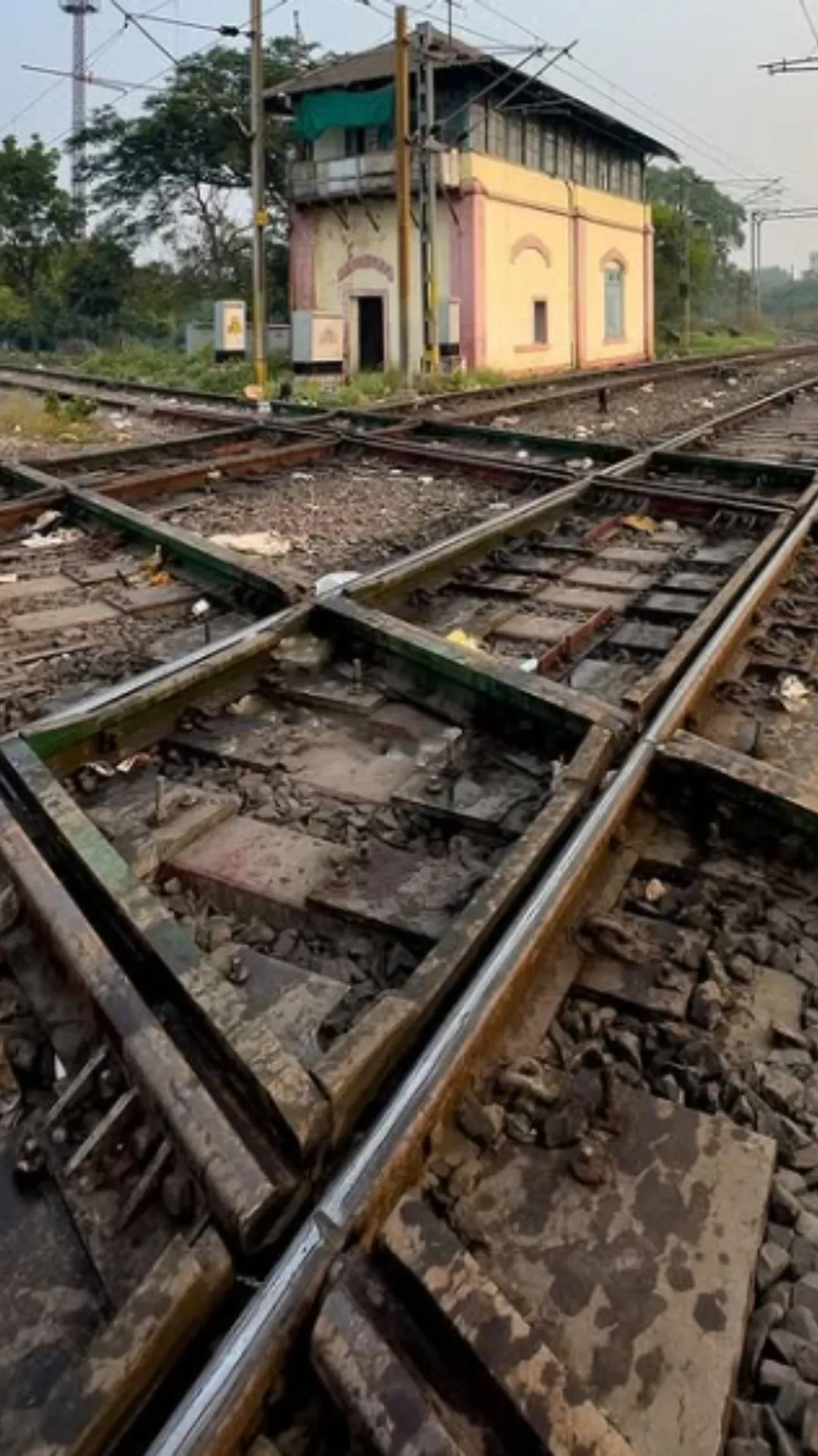 Diamond crossing: Where trains arrive from all four directions
