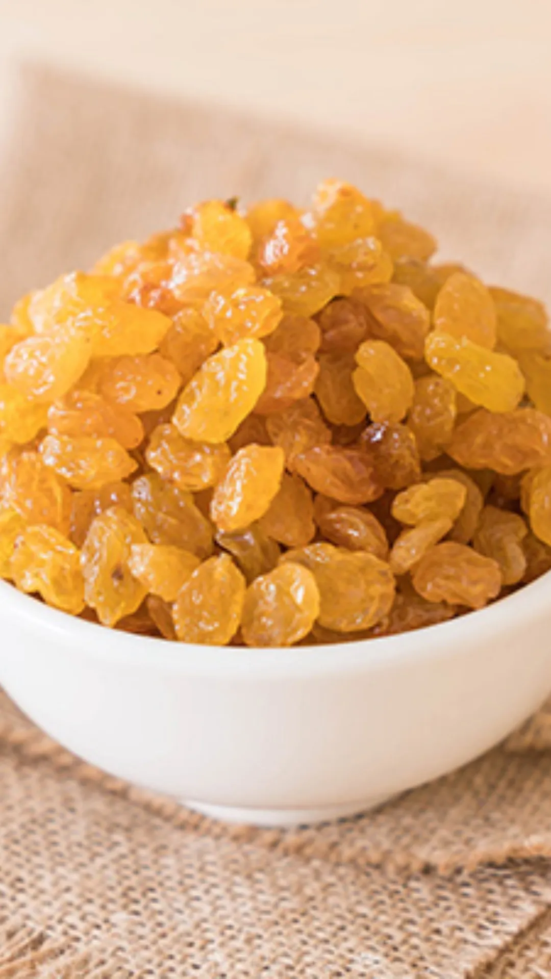  How many raisins should one eat per day for weight loss?