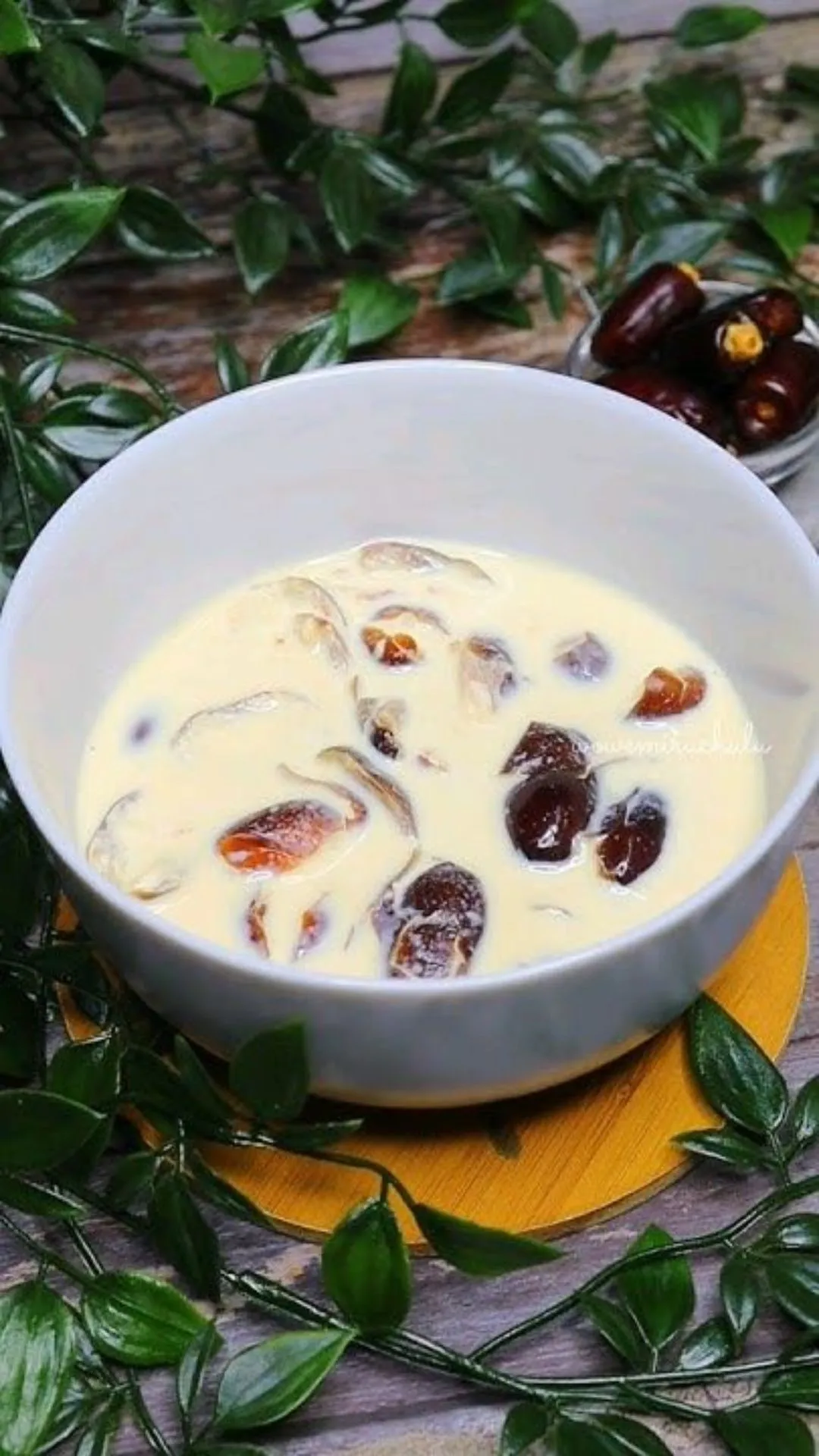 5 reasons why you should soak your dates in milk overnight