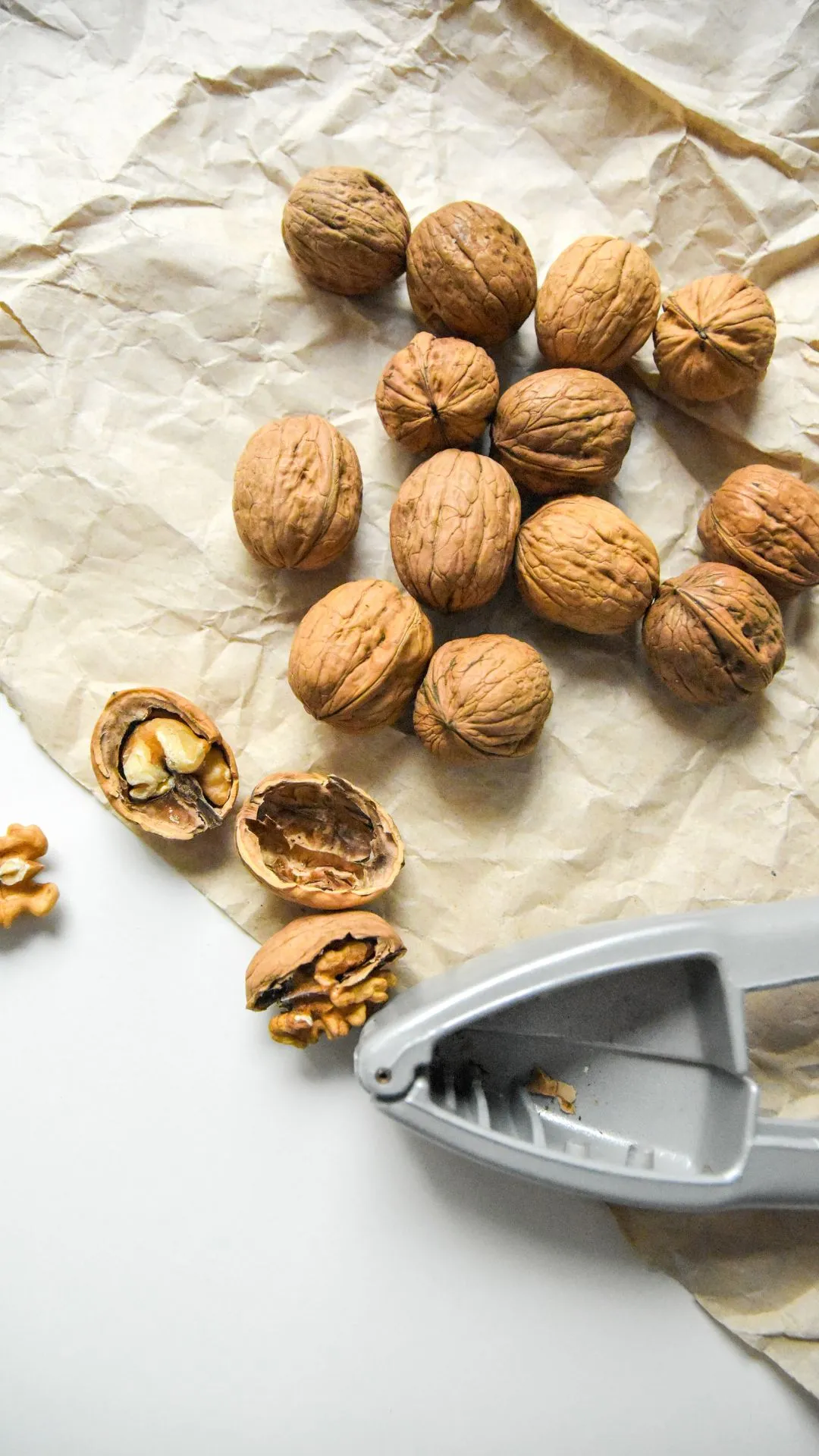 7 reasons why you should eat walnuts daily