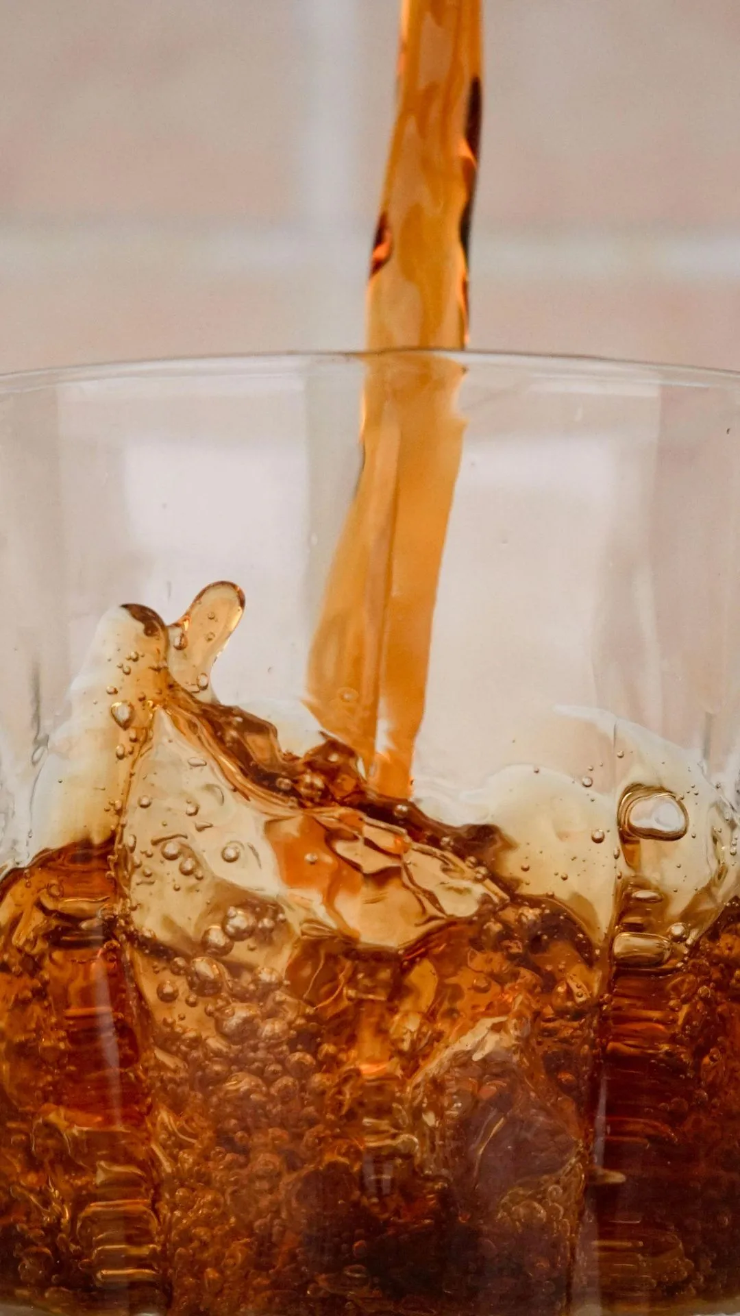 Diet soda may sound like a guilt-free swap, but its hidden effects can surprise you. Artificial sweeteners and chemicals in these drinks are linked to several health concerns. Here are 7 shocking risks of drinking diet soda.