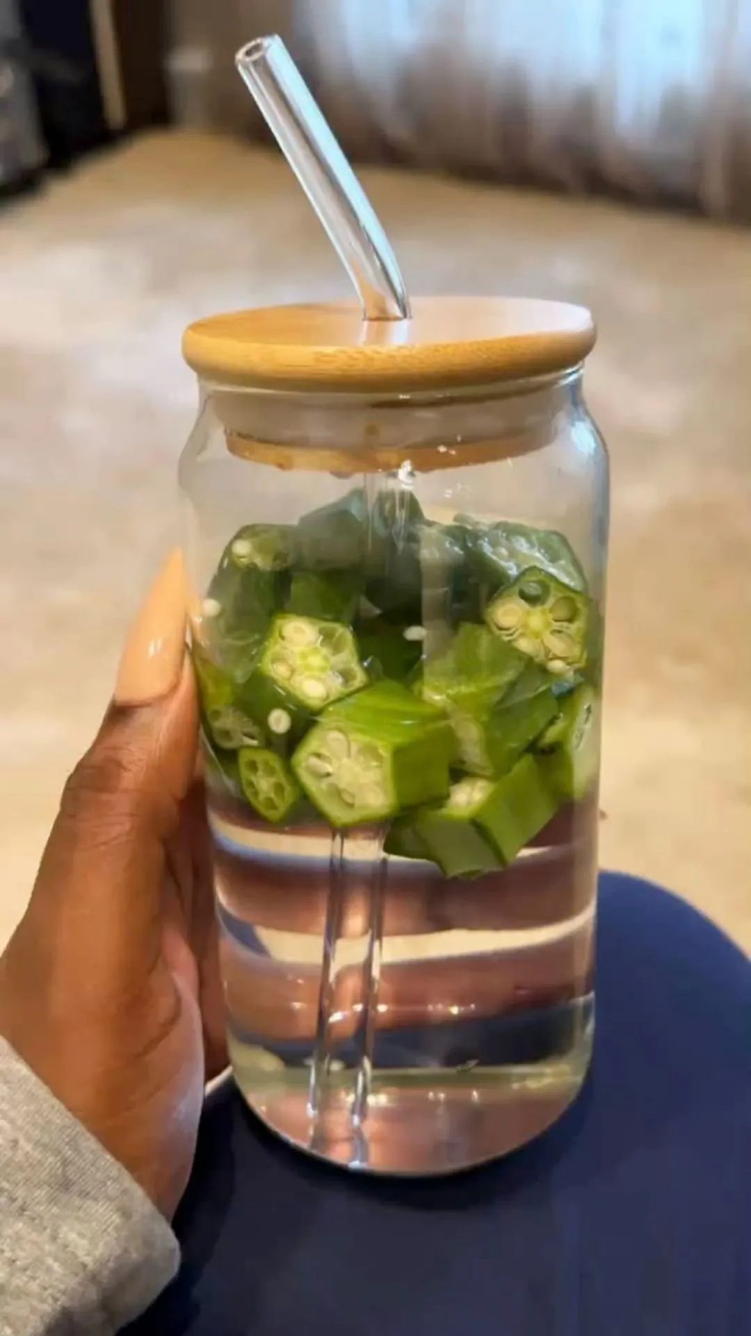 1. It may slow sugar absorption: Okra contains natural soluble fibre that turns slightly gel-like in water. This can help slow how quickly sugar enters the bloodstream after meals.