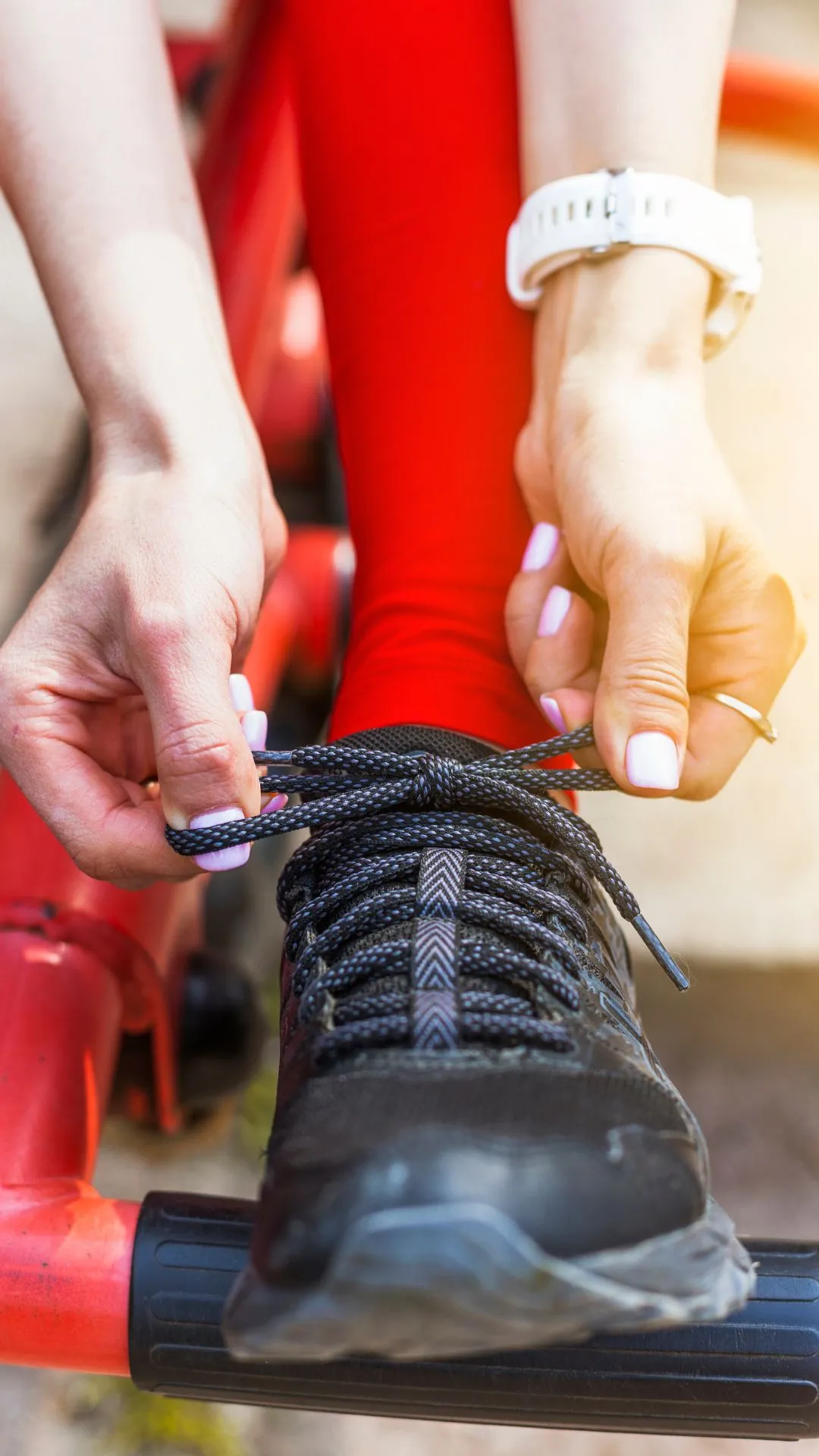 1. Lifting without proper shoes: Training barefoot or slipping shoes off between sets might feel casual, but it puts your feet at risk and affects balance. Gym floors are not the cleanest places either, especially in busy weight areas. Weightlifting shoes give grip, stability, and support where it actually matters.