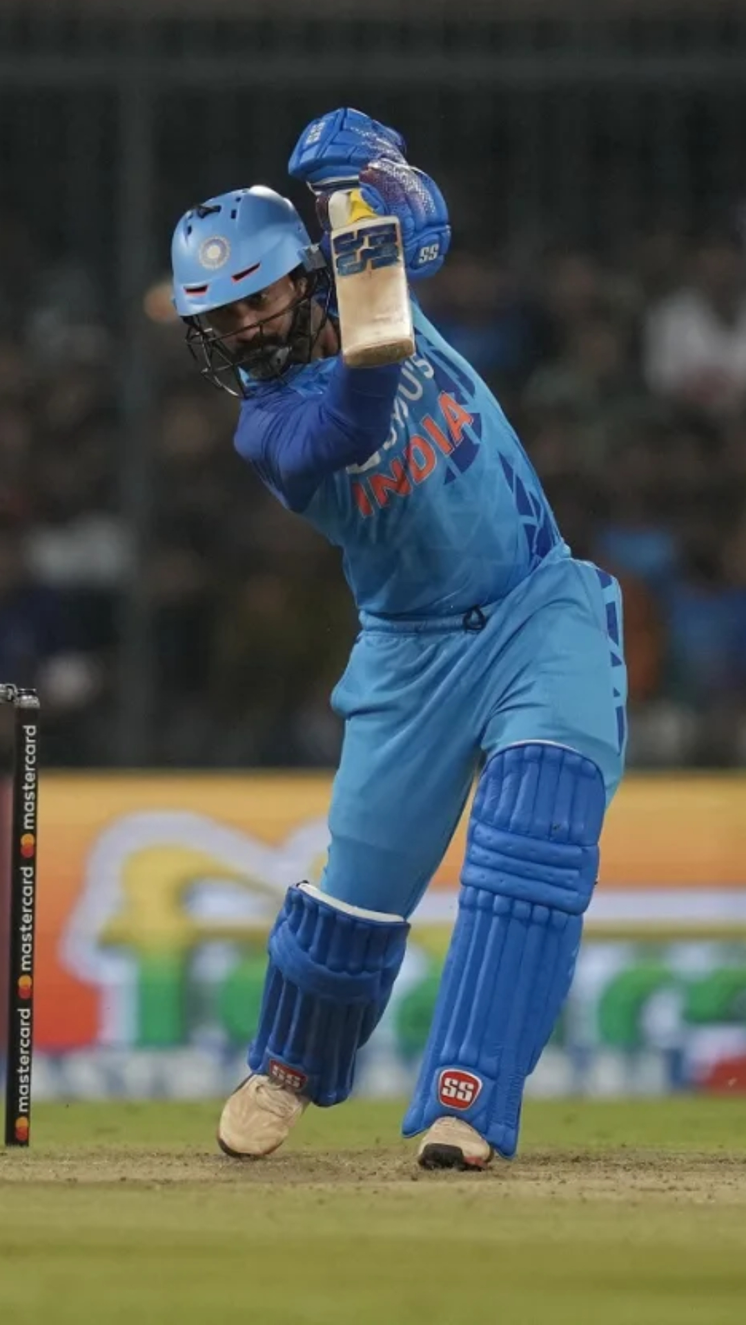 Here's look at Dinesh Karthik's stats in death overs ahead of T20 World Cup 2022: (Overs 16-20)