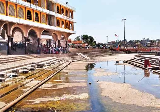 In parched Maharashtra, Nashik's famous Kumbh bathing spot, Ramkund, goes waterless after 130 years