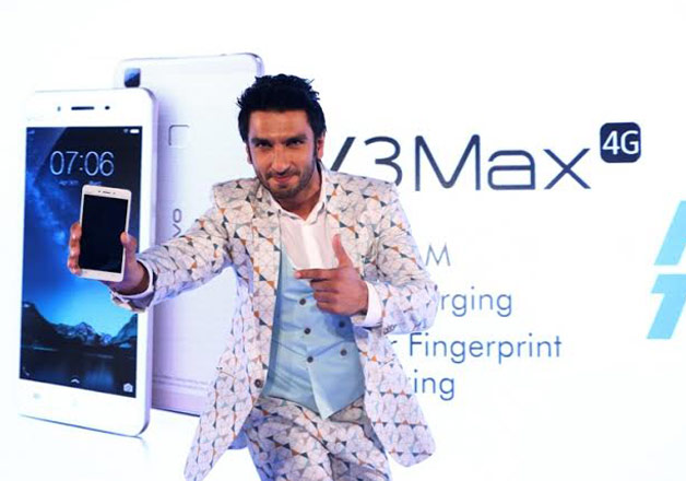 Selfie king: Ranveer Singh launches Vivo V7+ (and his new look) - Rediff.com