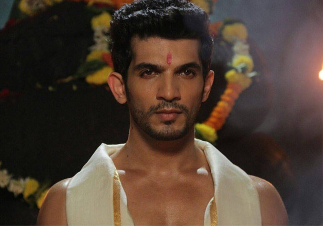 Arjun Bijlani torse nu