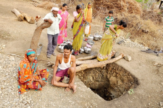 ‘Manjhi’ man of Nagpur digs up a well after Dalit wife denied water by upper caste