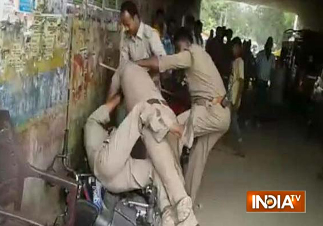 Caught on Camera: Policemen fight in public allegedly over bribe share