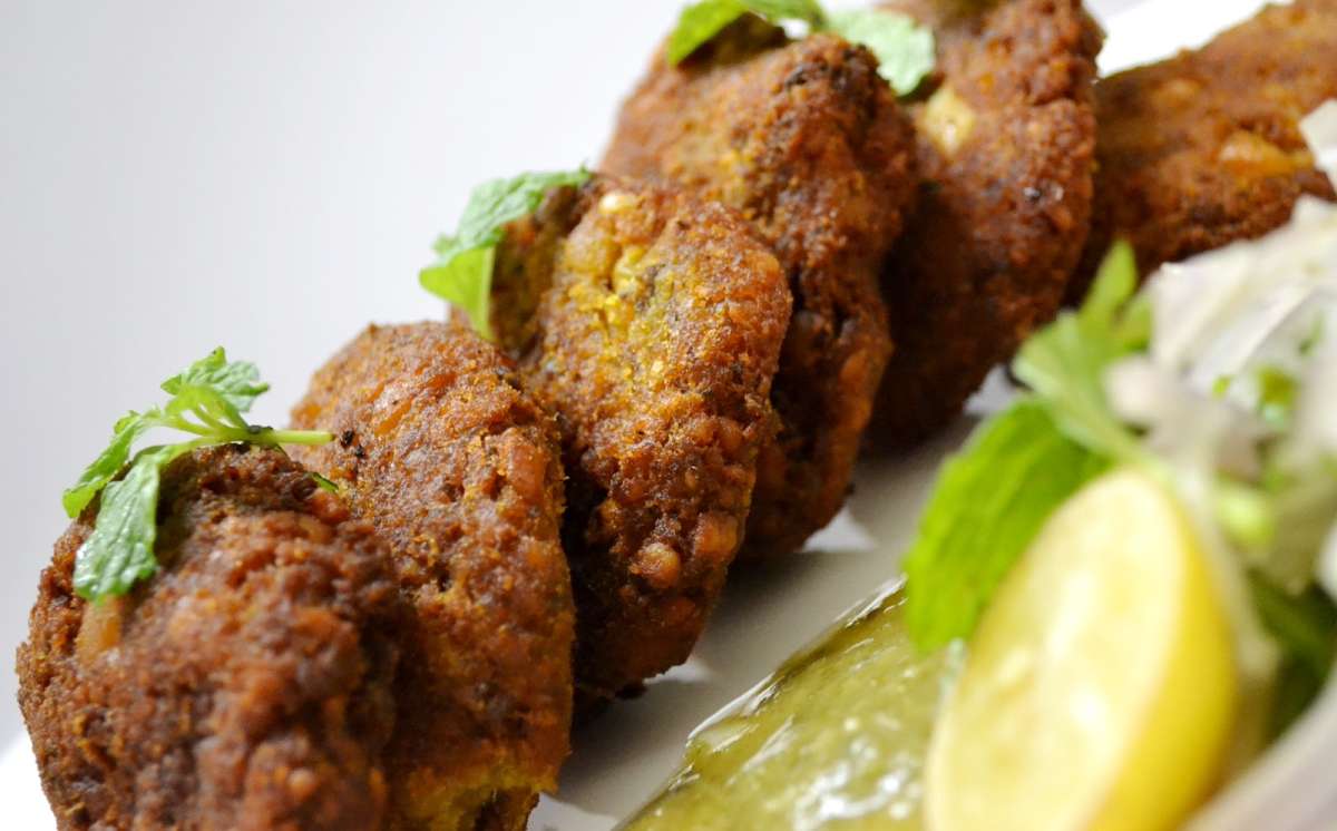 A delight for vegetarians! Now, relish veg kebabs at Lucknow's famous Tunday Kababi