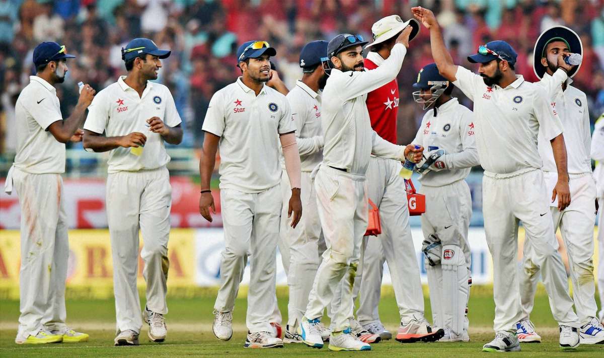 India strike two late blows to gain edge over England