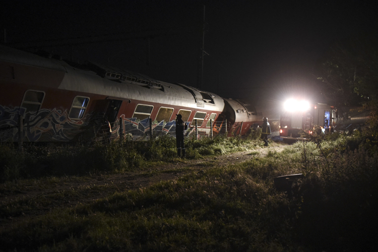 4 dead, 5 injured in train derailment in northern Greece