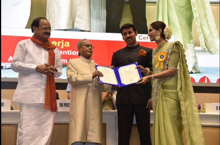 Sonam Kapoor receives National Award for Neerja