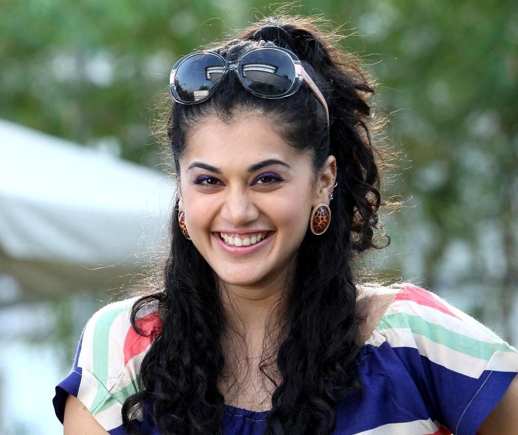 Taapsee Pannu, apple, cute, iphone, graphy, technology, trending, HD phone  wallpaper | Peakpx