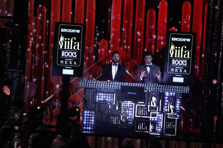 IIFA Rocks: Maniesh Paul and Riteish Deshmukh's boring comedy kill the ...