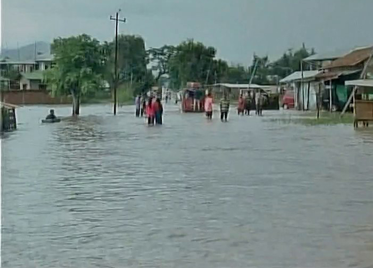 Torrential rain triggers flash flood in Manipur | India News – India TV