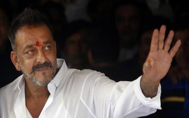 Bhoomi star Sanjay Dutt performs shraadh for parents – India TV