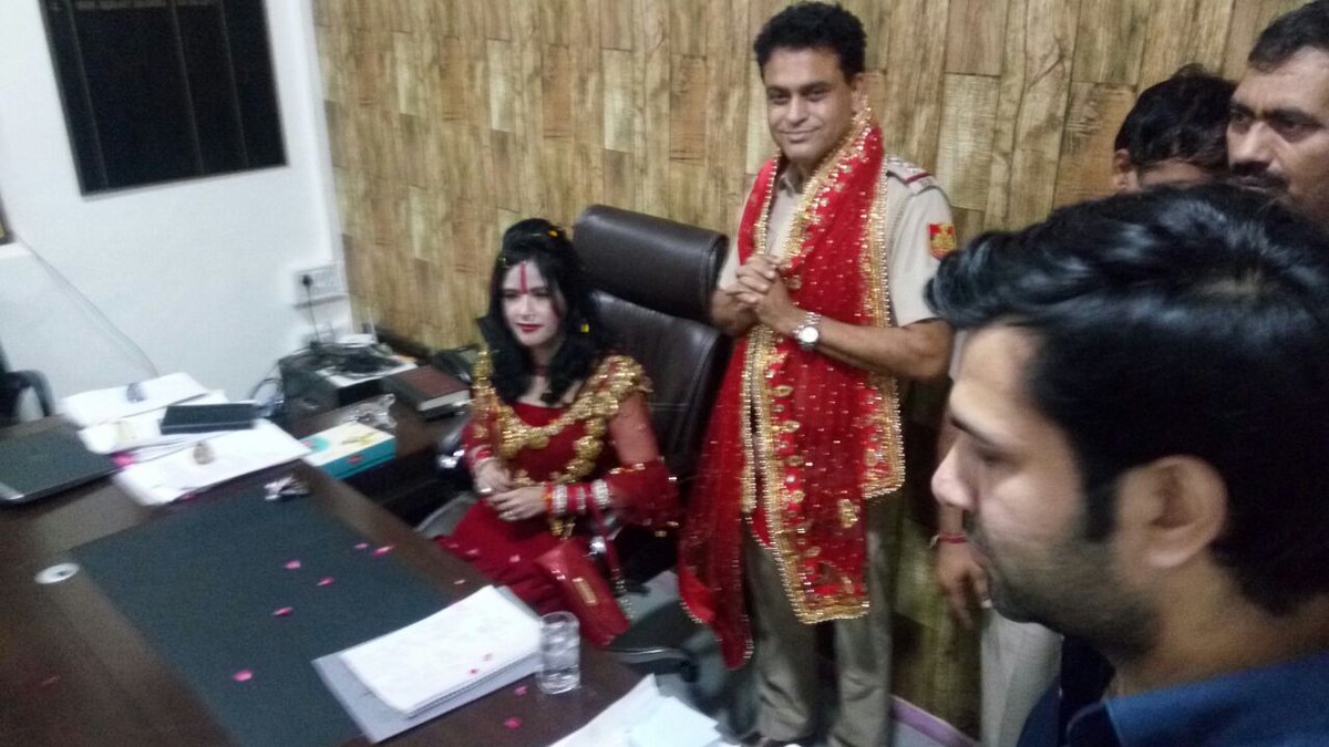 Hd Sex Video Radhe Maa - Radhe Maa gets VIP treatment at Delhi police station, sits on SHO's chair |  India News â€“ India TV