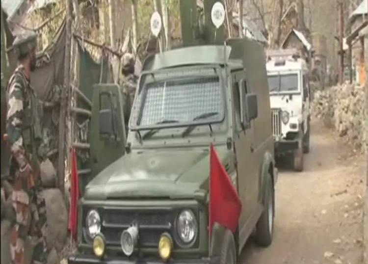 Encounter between Security forces and terrorists underway in Kulgam in South Kashmir Encounter between Security forces and terrorists underway in Kulgam in South Kashmir