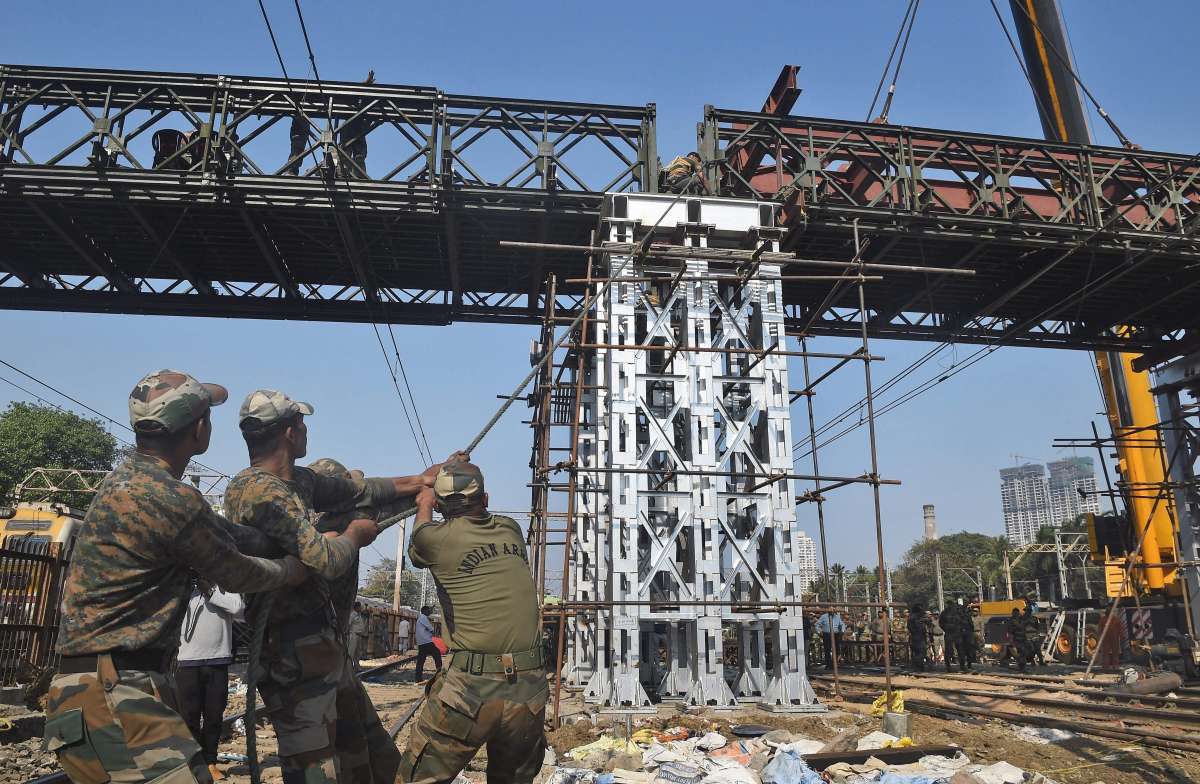 Elphinstone bridge stampede Railways Claims Tribunal awards