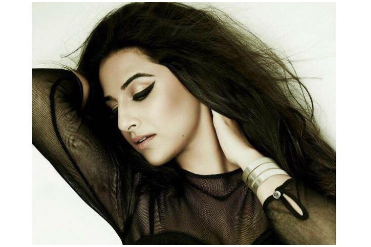 Vidya Balan posts a picture on Instagram donning a bold wing eye with deep  meaning | Bollywood News – India TV