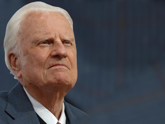 Famed Us Evangelist Billy Graham Dies At 99 World News India Tv