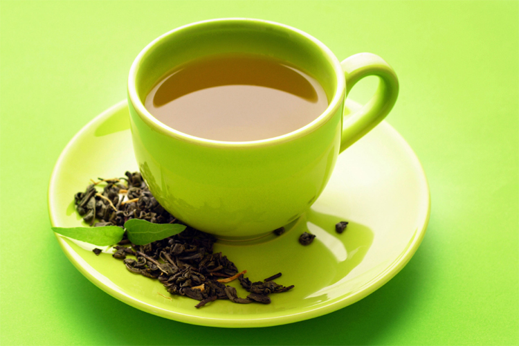 Herbal tea benefits Relax your nerves, mind with chamomile, fennel tea