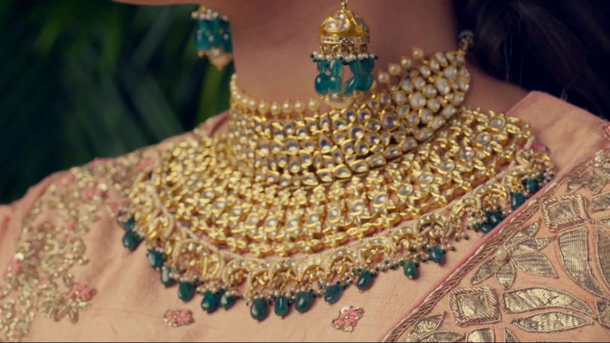 Latest indian gold jewellery sale trends 2018