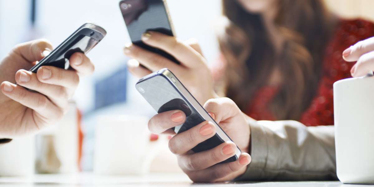 Airlines are showering discounts on domestic and international flight tickets and giving amazing deals on fares to woo the customers.