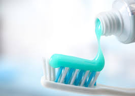 Health Alert: Common toothpaste ingredient linked to colon cancer ...