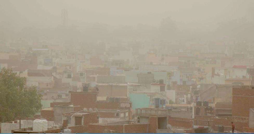 Meerut: A hazy overcast due to a dust storm on Wednesday