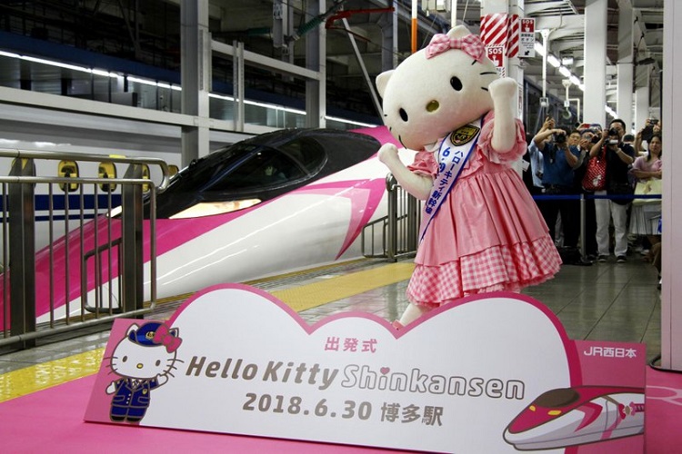 'Hello Kitty' themed bullet train debuts in Japan | World News – India TV