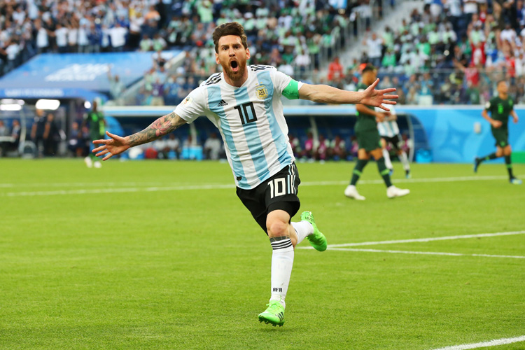 Fifa World Cup 18 Lionel Messi Finally Scores As Argentina Advance To Round Of 16 Soccer News India Tv