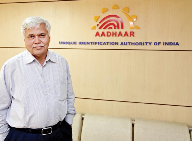 Latest in Aadhaar challenge: TRAI chief RS Sharma rubbishes reports of 'Re 1 deposited' in his account