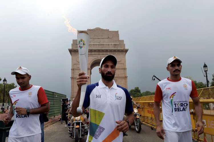 Comedy of errors leaves top Indian athletes hitching a ride at Asiad torch relay