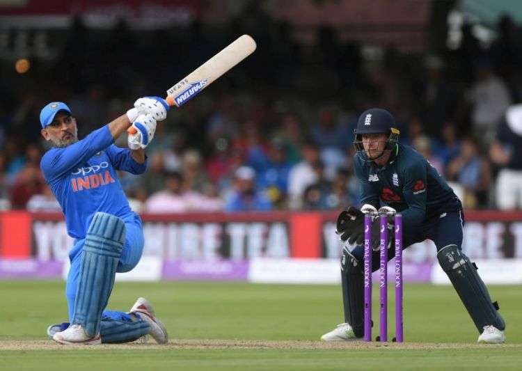 MS Dhoni Becomes 4th Indian Batsman To Score 10,000 Runs In ODIs – India TV