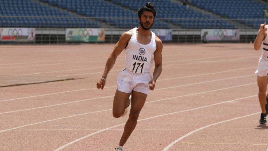 Farhan Akhtar's recent pics will remind you of his 'Bhaag Milkha Bhaag' days