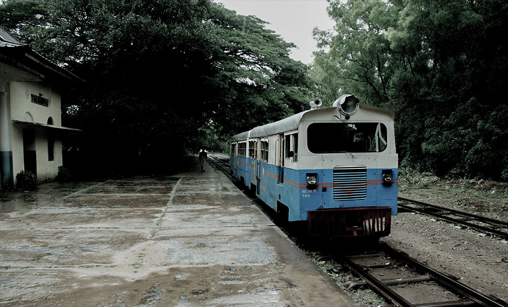 8-haunted-railway-stations-in-india-that-will-scare-you-the-most-travel