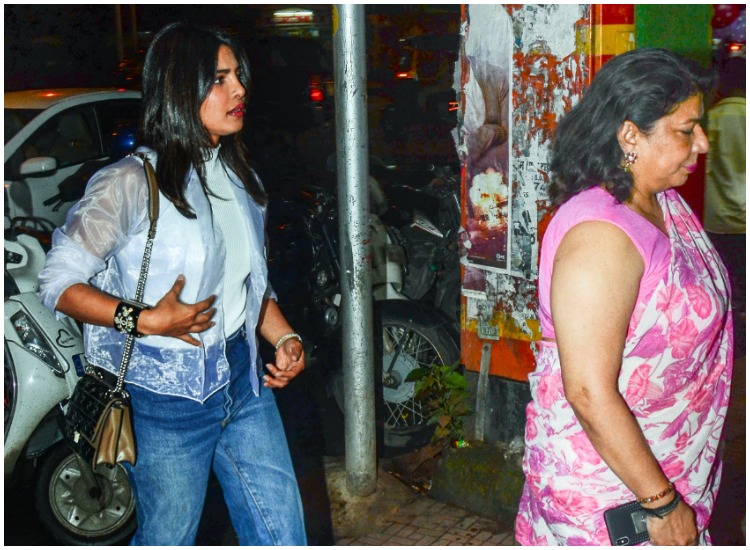 After engagement with Nick Jonas, Priyanka Chopra spends quality time with mother Madhu Chopra&nbsp;