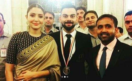 Video: Proud wife Anushka Sharma beams with happiness as Virat Kohli receives Rajiv Gandhi Khel Ratna Award&nbsp;