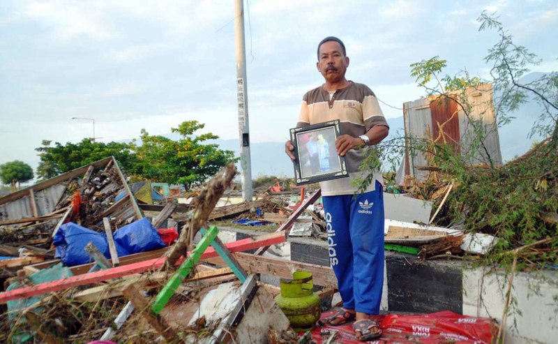 Indonesia Earthquake, Tsunami: 832 Killed In Catastrophe, Rescuers ...