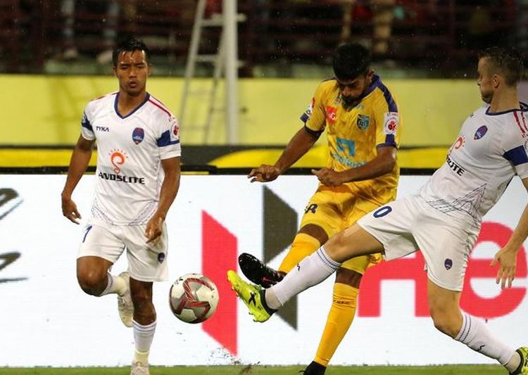 Delhi Dynamos snatch point with late goal against Kerala Blasters