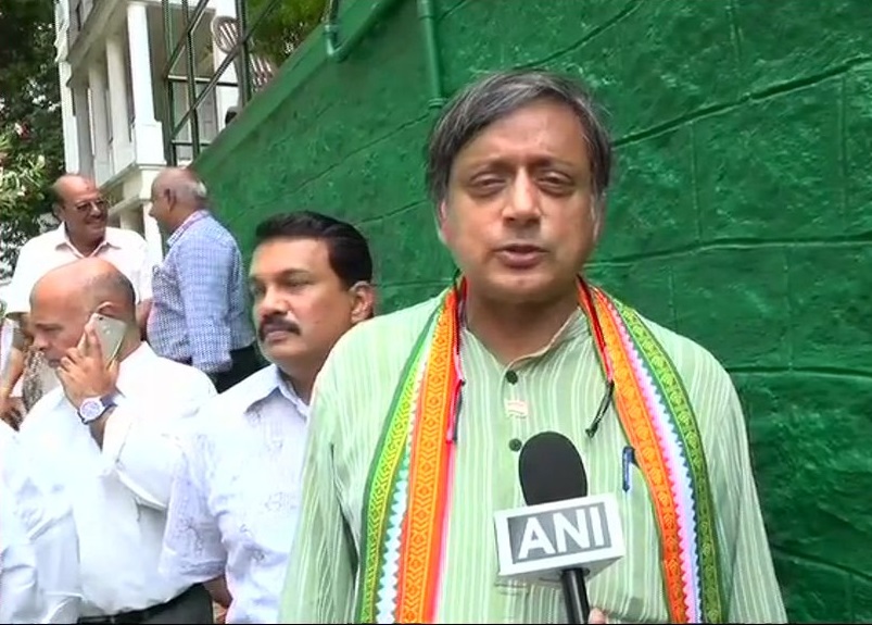 Sushma Swarajs Speech Was Aimed At Bjp Workers Shashi Tharoor On Eam