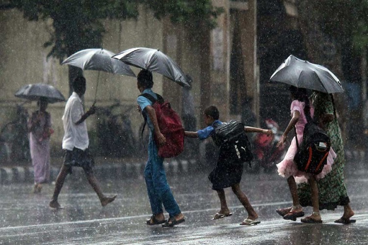 Kerala braces for heavy rains on Oct 7 as cyclonic storm gathers momentum, red alert issued for 3 districts