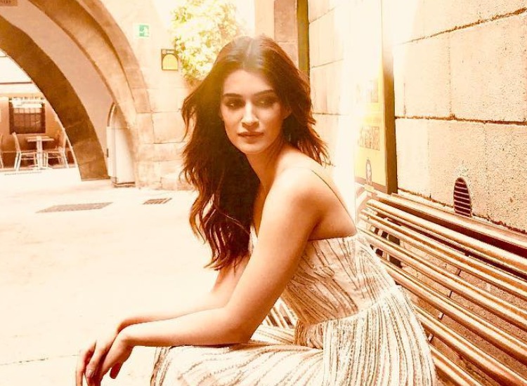 Kriti Sanon asks &lsquo;anonymous&rsquo; women to come out with their identity