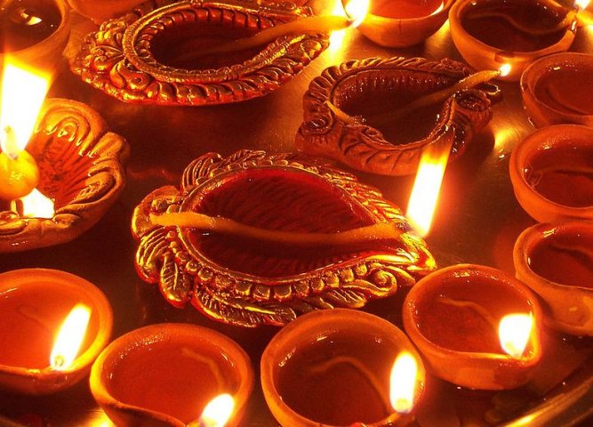 Happy Choti Diwali 2018: Best Wishes, SMS, Quotes, Messages for Facebook and Whatsapp