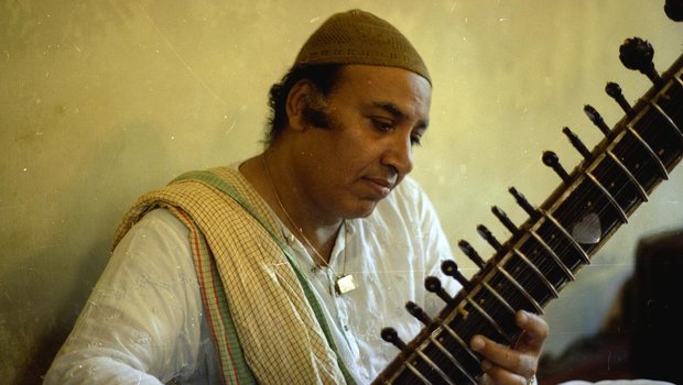 Classical musician Ustad Imrat Khan passes away at 83