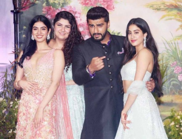 &nbsp;Janhvi Kapoor opens up on bond with Arjun and Anshula Kapoor