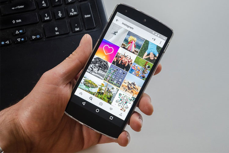 Instagram revives the update within hours after users slammed its new features